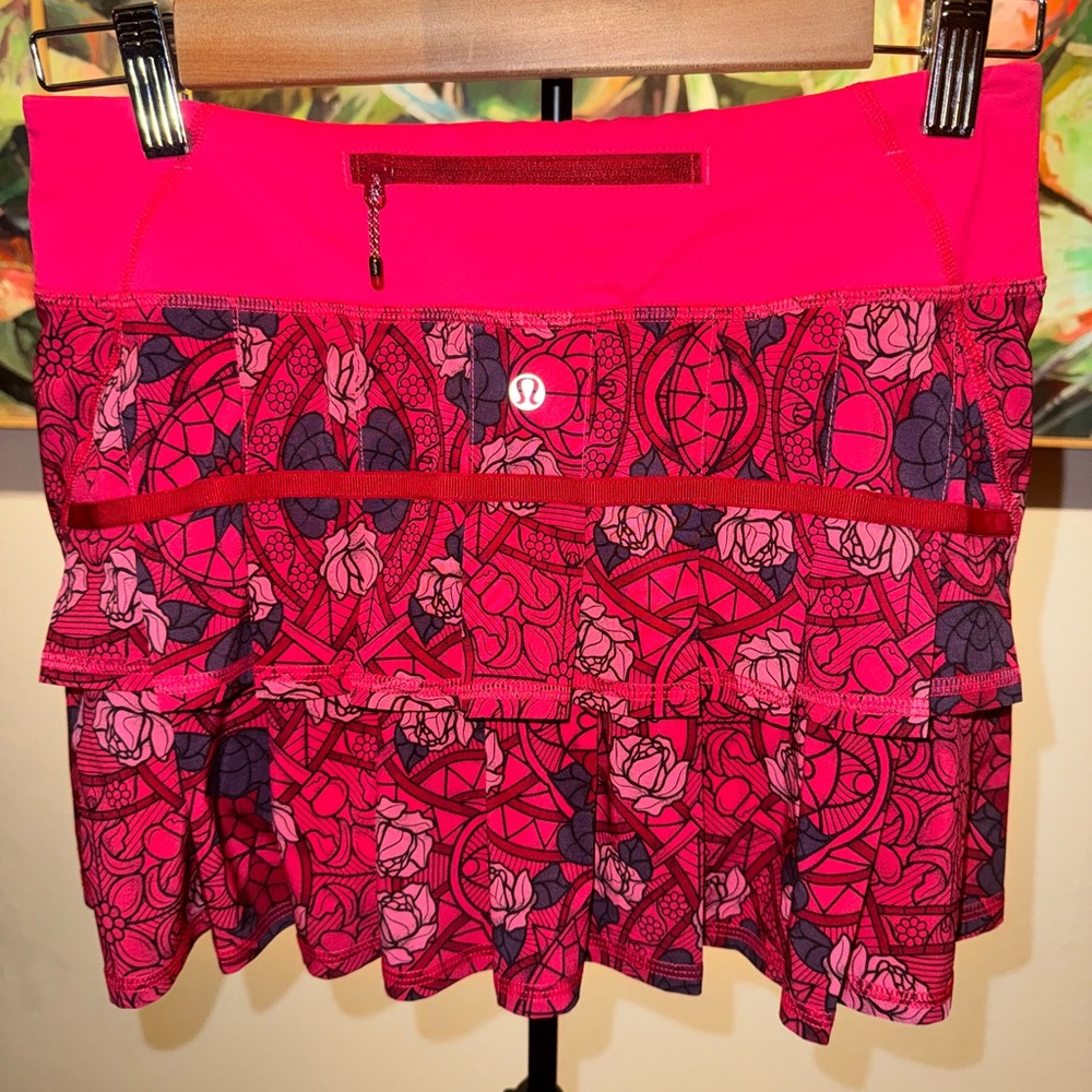 Lululemon Run Pace Setter Skirt in Prisma Multi Guava Lava Boom Juice Size 4.
